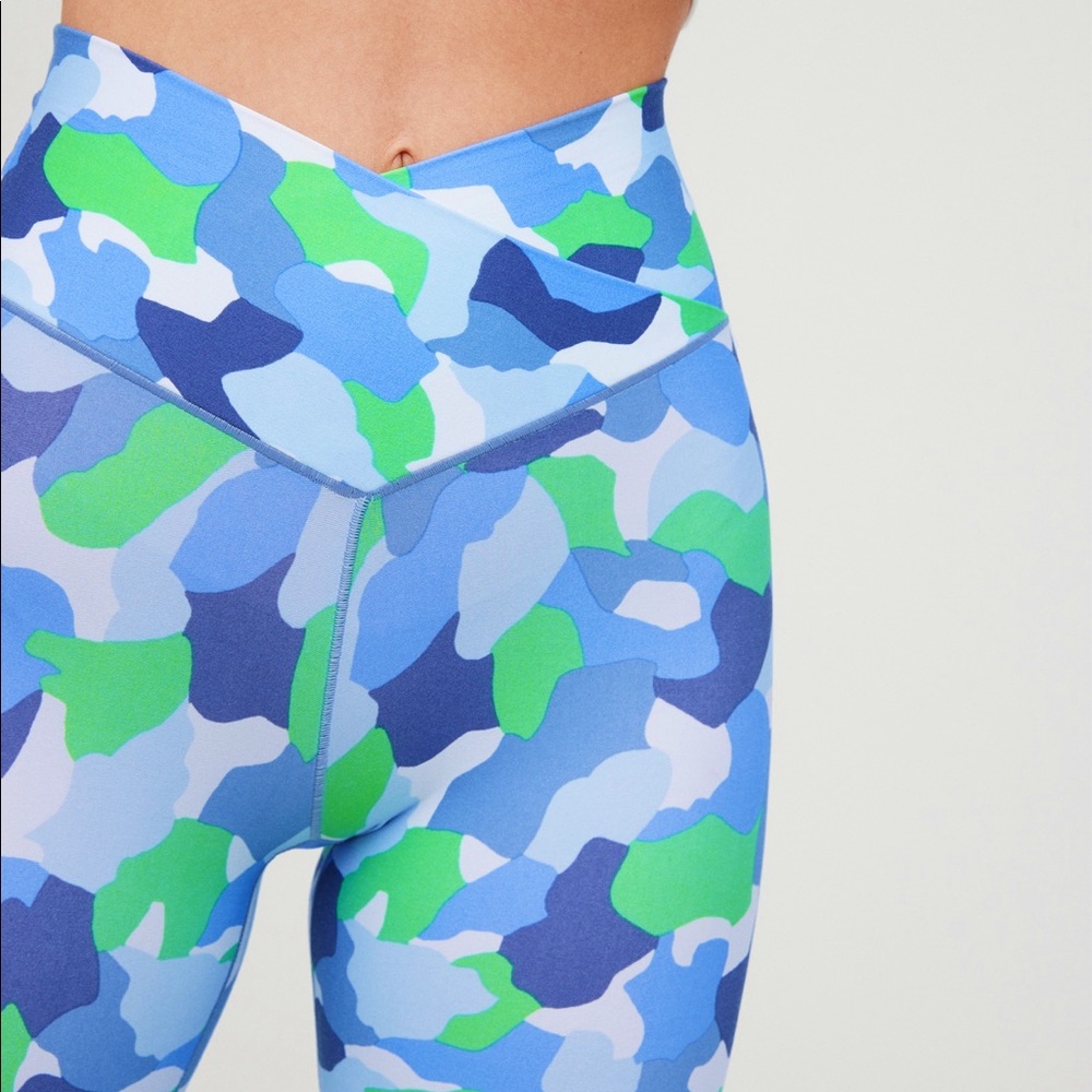 OFFLINE BY AERIE REAL ME CROSSOVER LEGGINGS